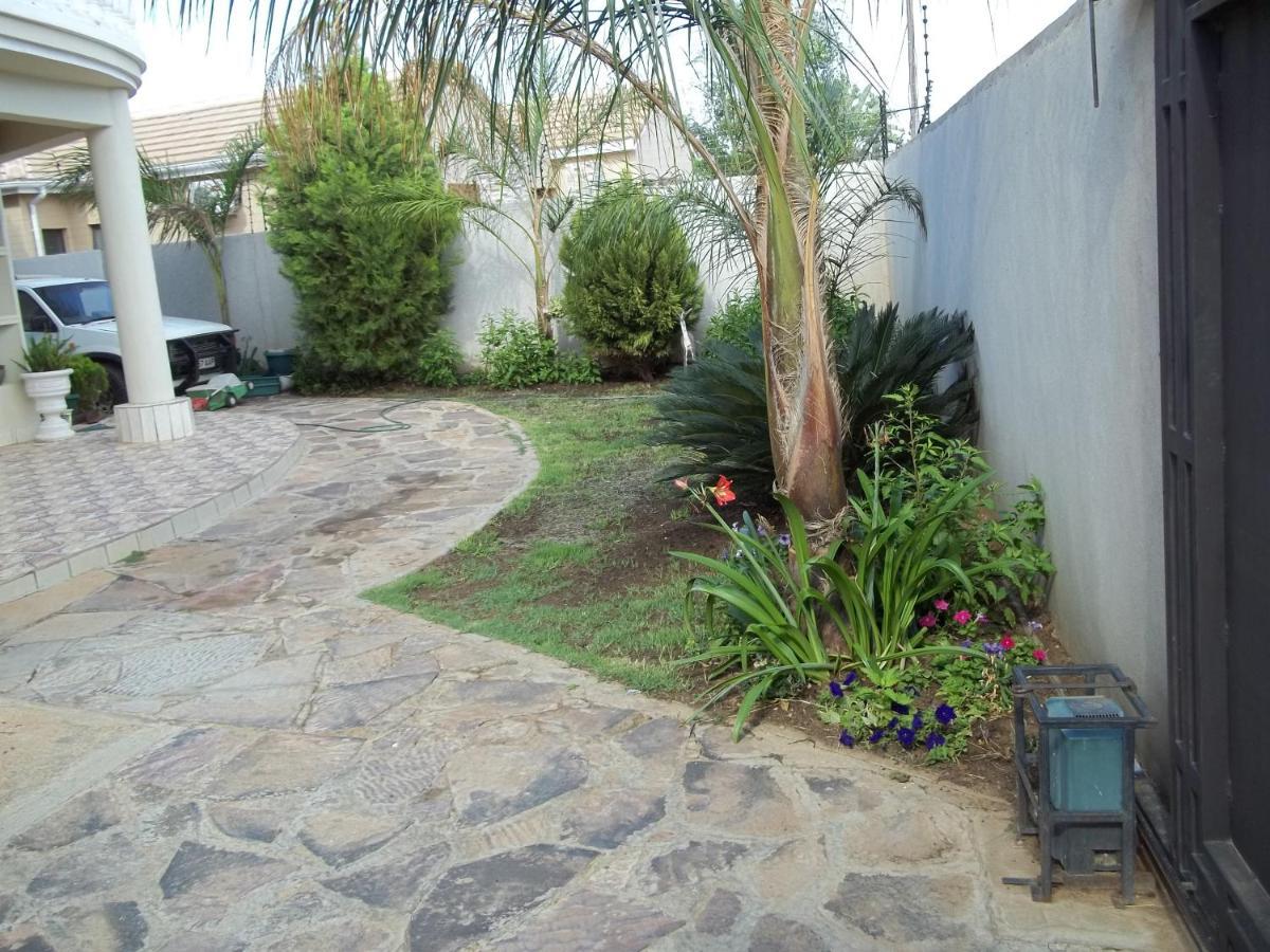 Carlcyn Homestay Gaborone Exteriér fotografie