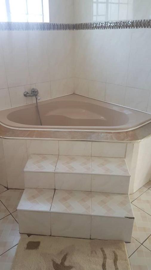 Carlcyn Homestay Gaborone Exteriér fotografie